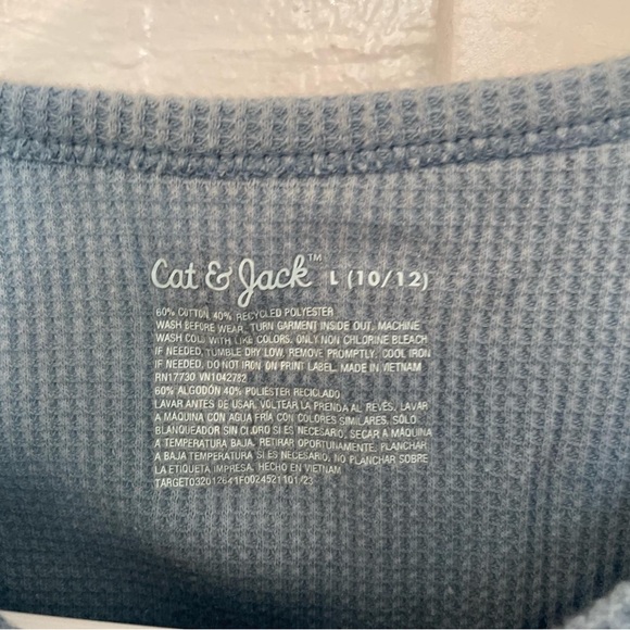 Large girls Cat and Jack light blue lightening bolt waffle texture tee - Picture 3 of 4